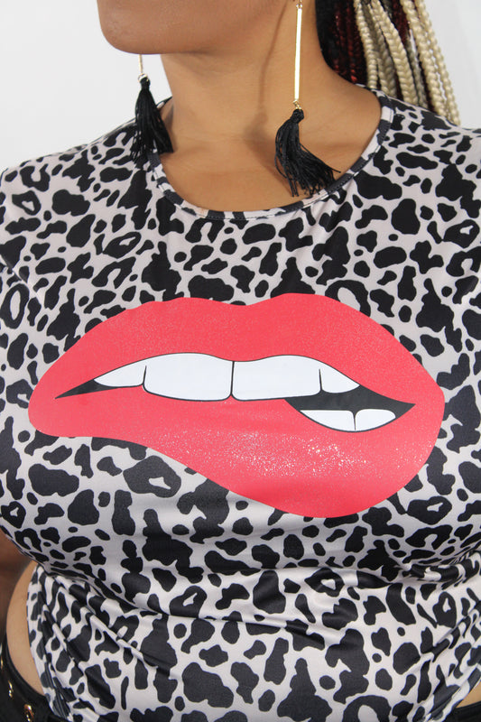 Kiss Me Leopard T-Shirt